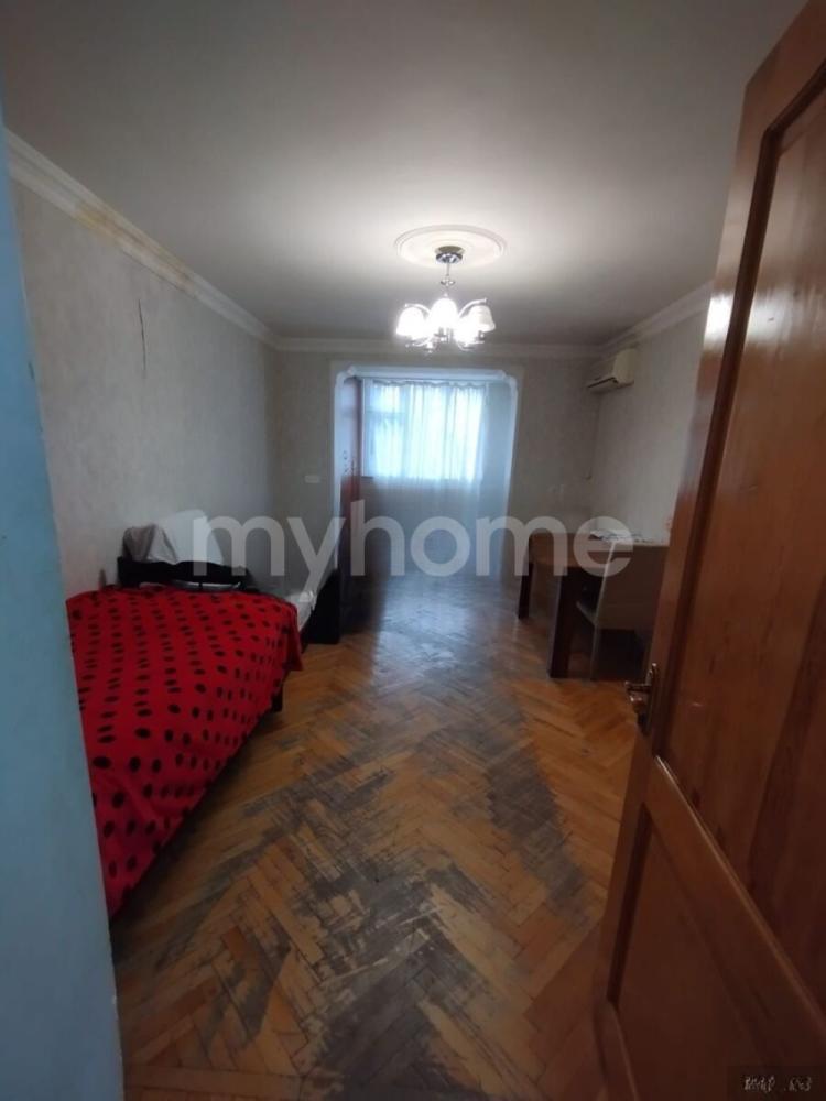 Bakı şəhəri 75m² mənzil satılır