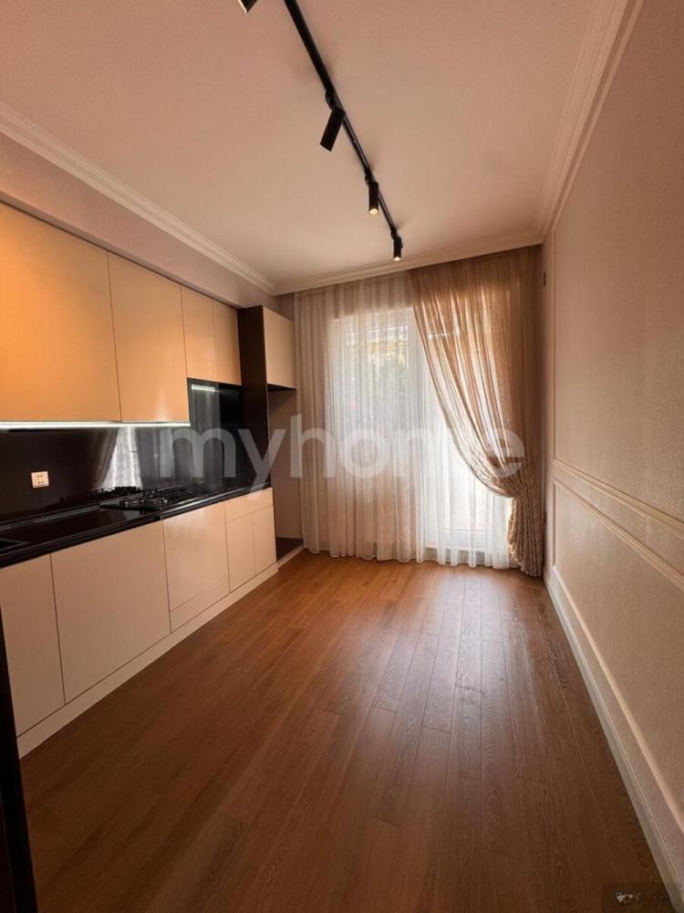 Yasamal qəsəbəsi 75m² mənzil satılır