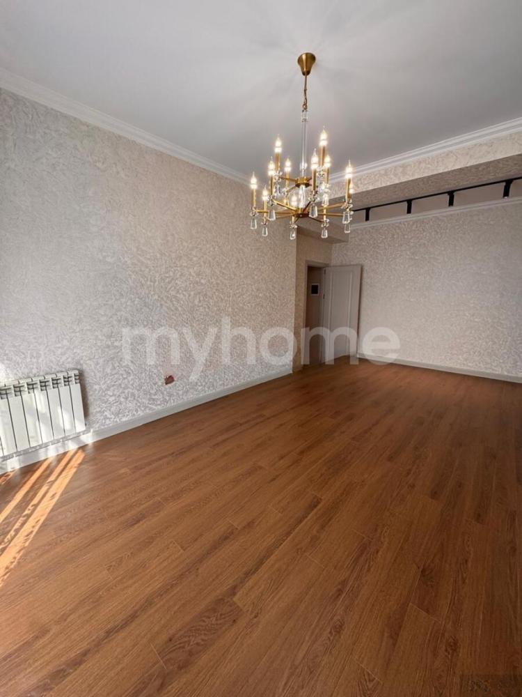 Yasamal qəsəbəsi 75m² mənzil satılır