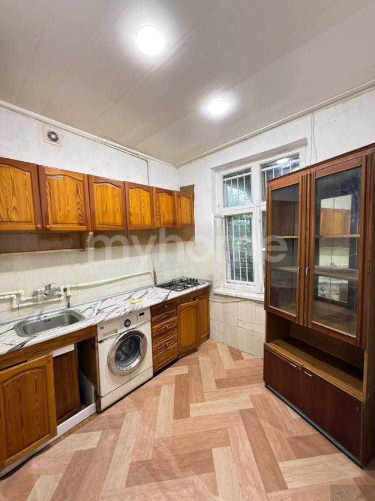 Bakı şəhəri 75m² mənzil kirayə verilir