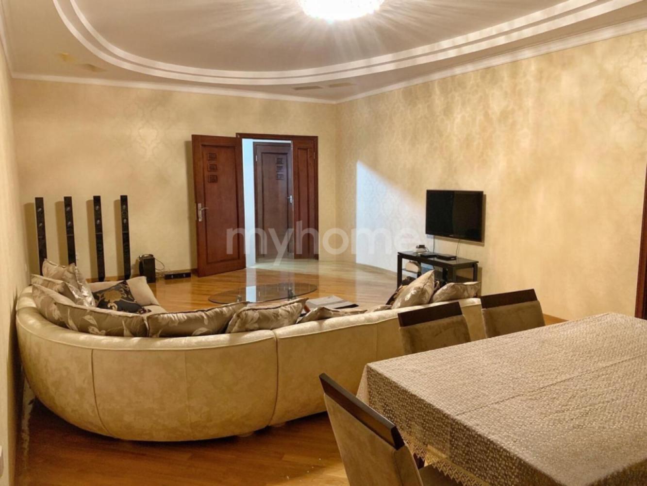 Xətai qəsəbəsi 130m² mənzil kirayə verilir