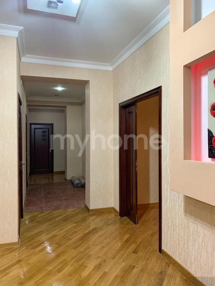 Xətai qəsəbəsi 130m² mənzil kirayə verilir