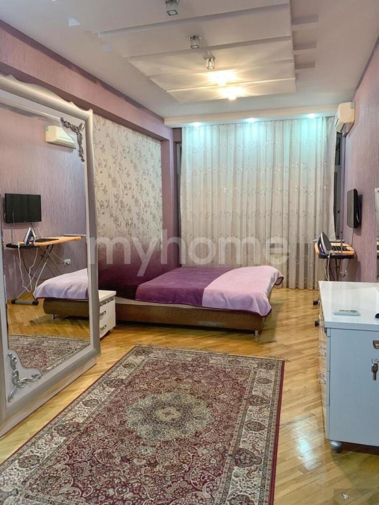 Xətai qəsəbəsi 130m² mənzil kirayə verilir