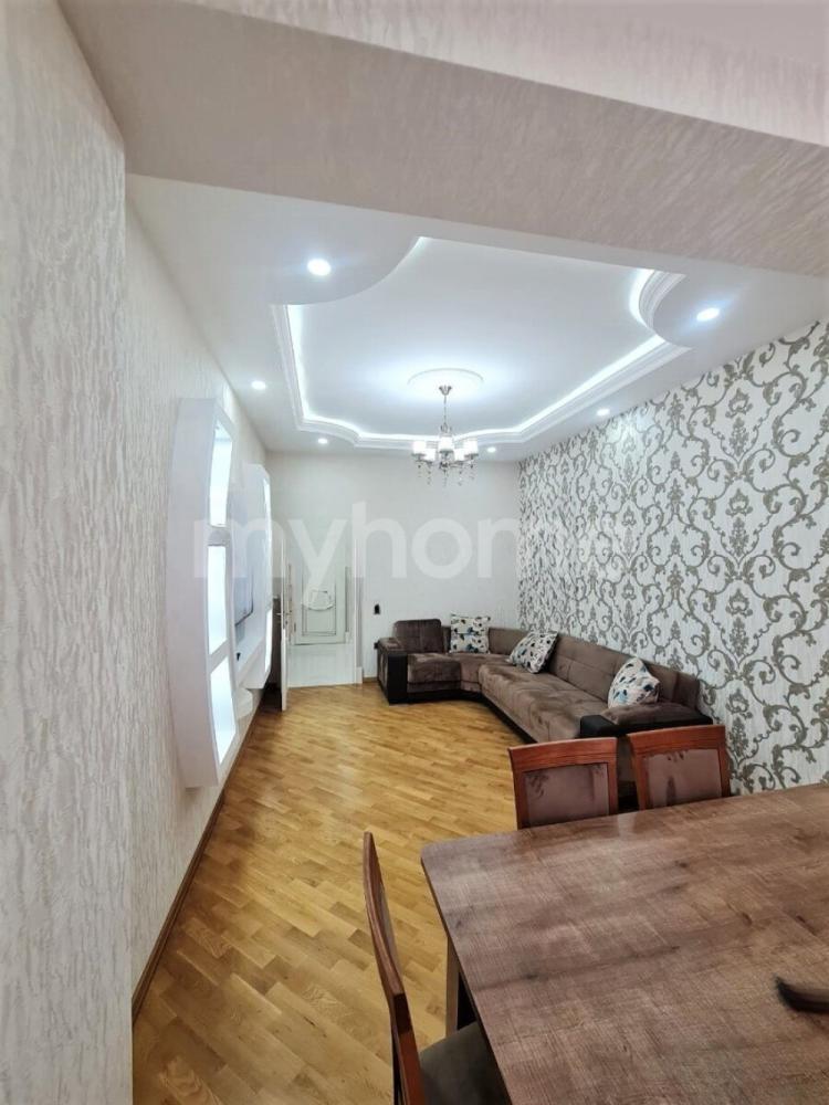 Bakı şəhəri 90m² mənzil kirayə verilir