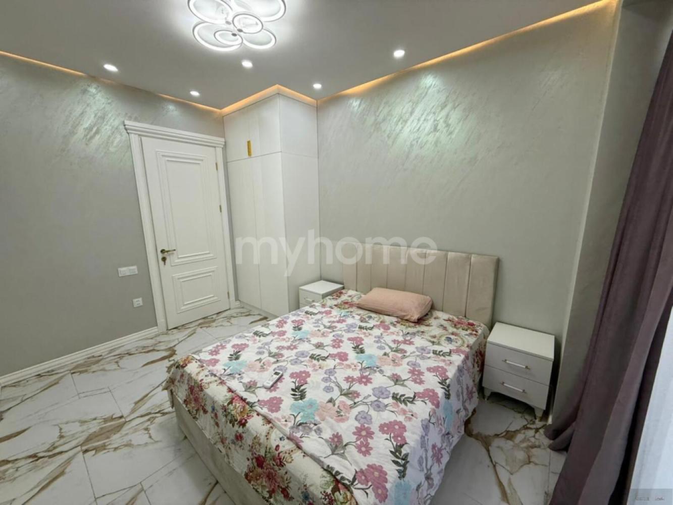 Bakı şəhəri 210m² mənzil kirayə verilir