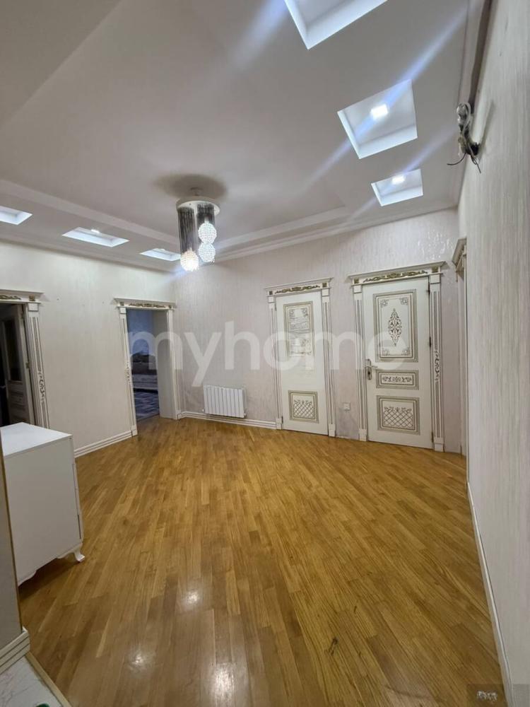 Bakı şəhəri 136m² mənzil kirayə verilir
