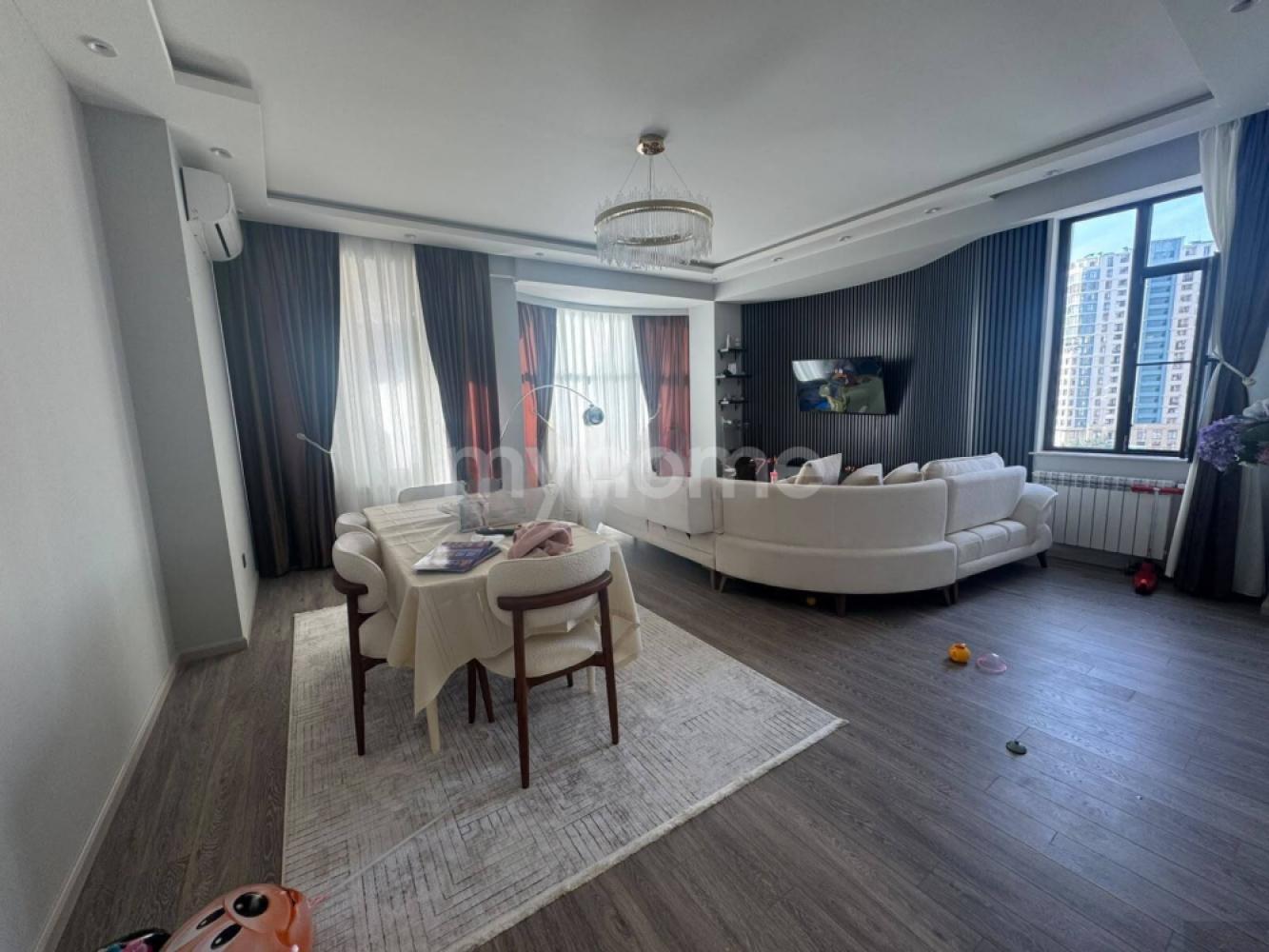 Bakı şəhəri 155m² mənzil satılır