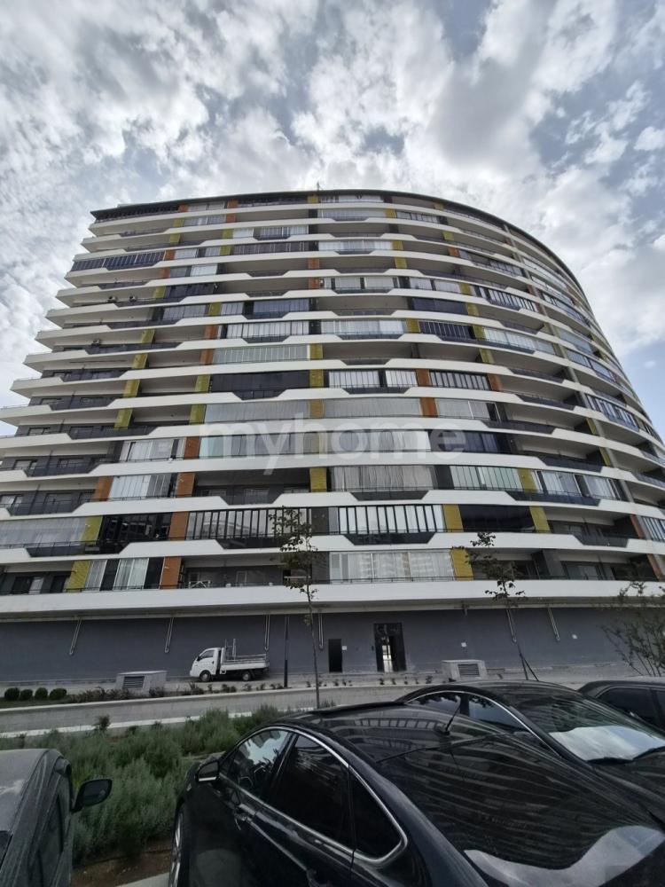 Binəqədi qəsəbəsi 73m² mənzil satılır