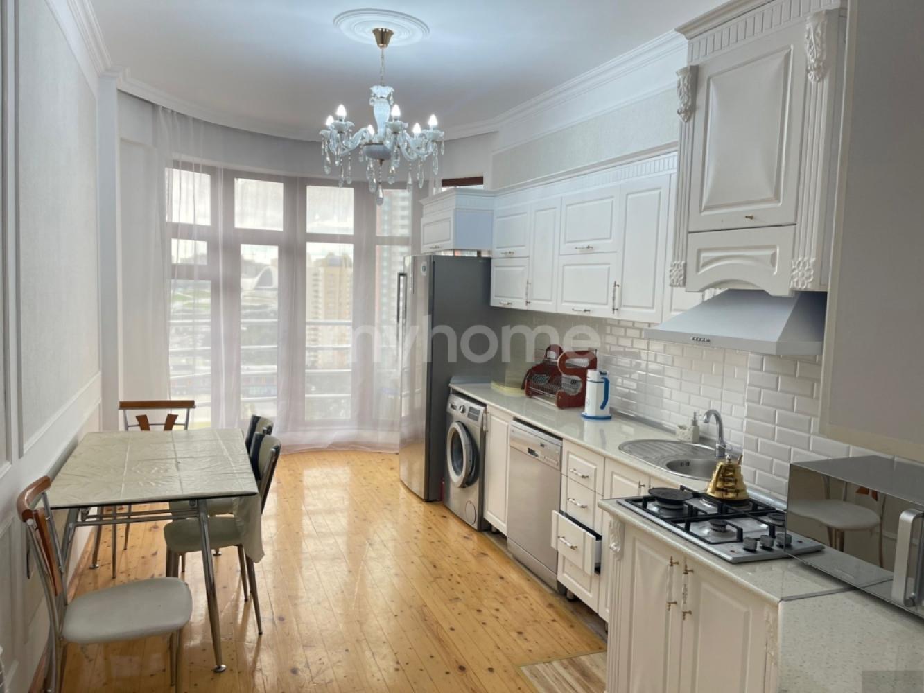 Xətai qəsəbəsi 155m² mənzil kirayə verilir