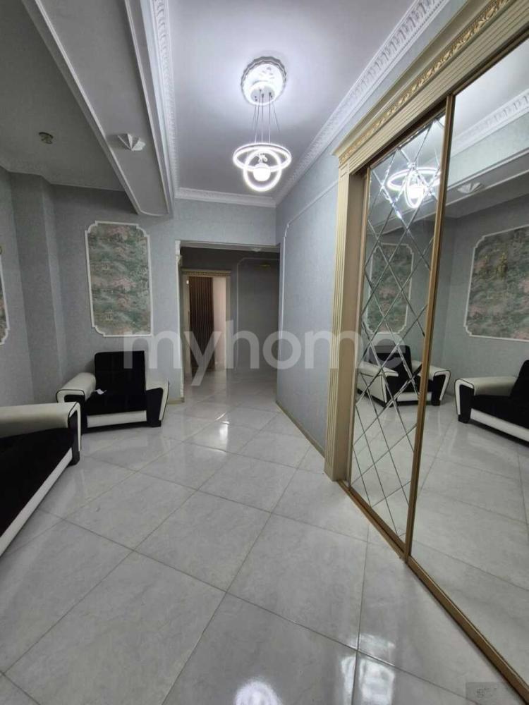 Bakı şəhəri 114m² mənzil kirayə verilir