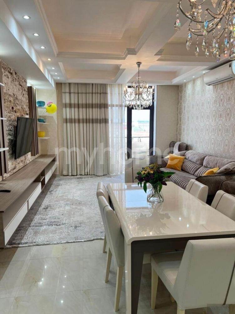 Bakı şəhəri 100m² mənzil kirayə verilir