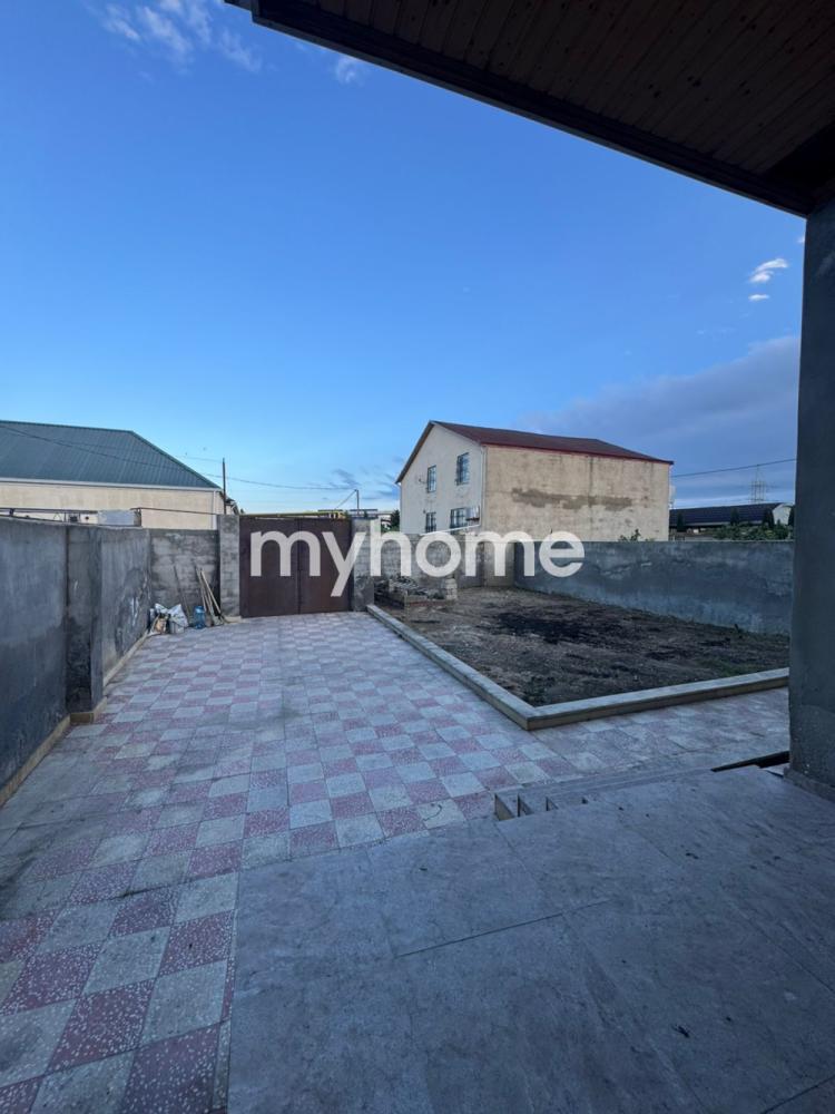 Zığ qəsəbəsində 110m² həyət evi satılır Zığ qəsəbəsində 110m² həyət evi satılır