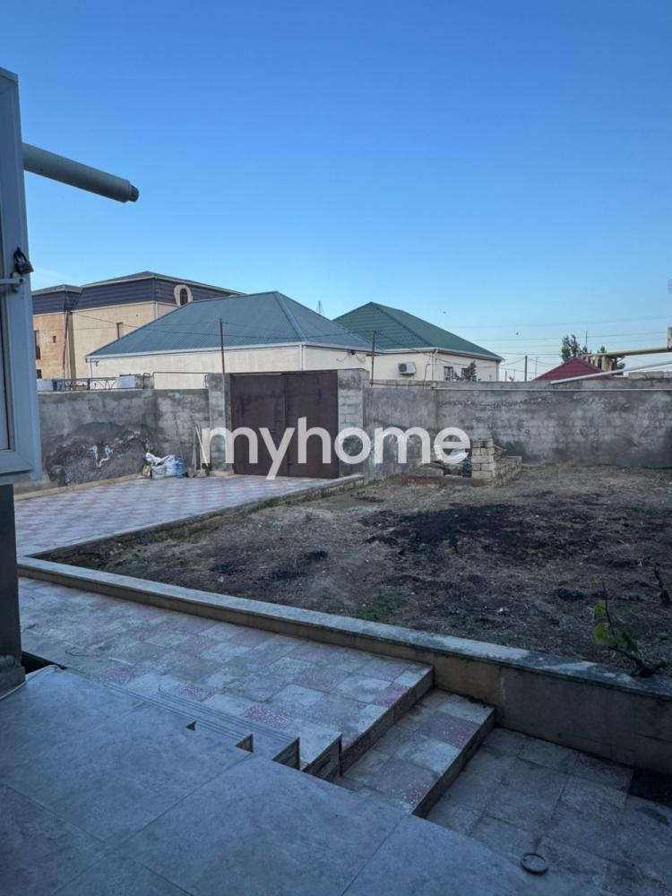 Zığ qəsəbəsində 110m² həyət evi satılır Zığ qəsəbəsində 110m² həyət evi satılır