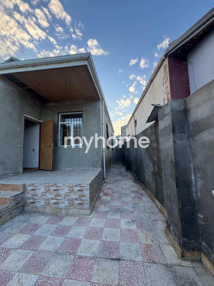 Zığ qəsəbəsində 110m² həyət evi satılır Zığ qəsəbəsində 110m² həyət evi satılır