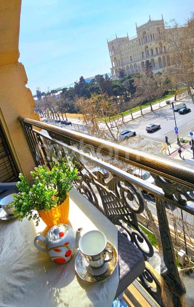 28 May qəsəbəsi 95m² mənzil kirayə verilir