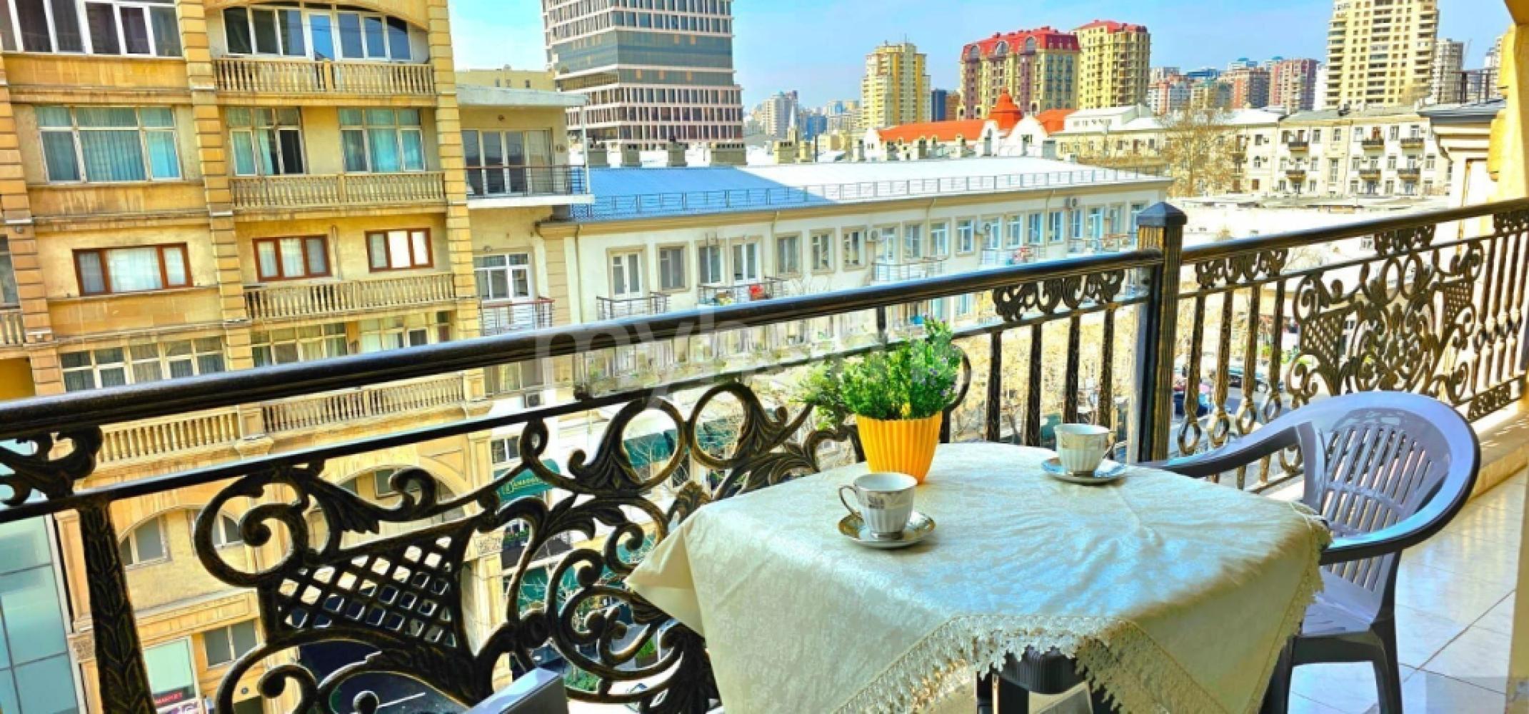 28 May qəsəbəsi 95m² mənzil kirayə verilir