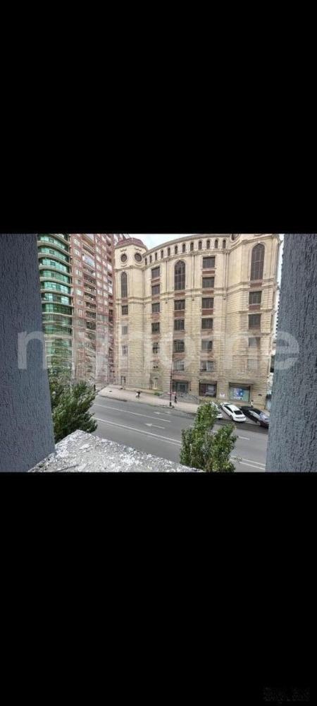 Bakı şəhəri 96m² mənzil satılır