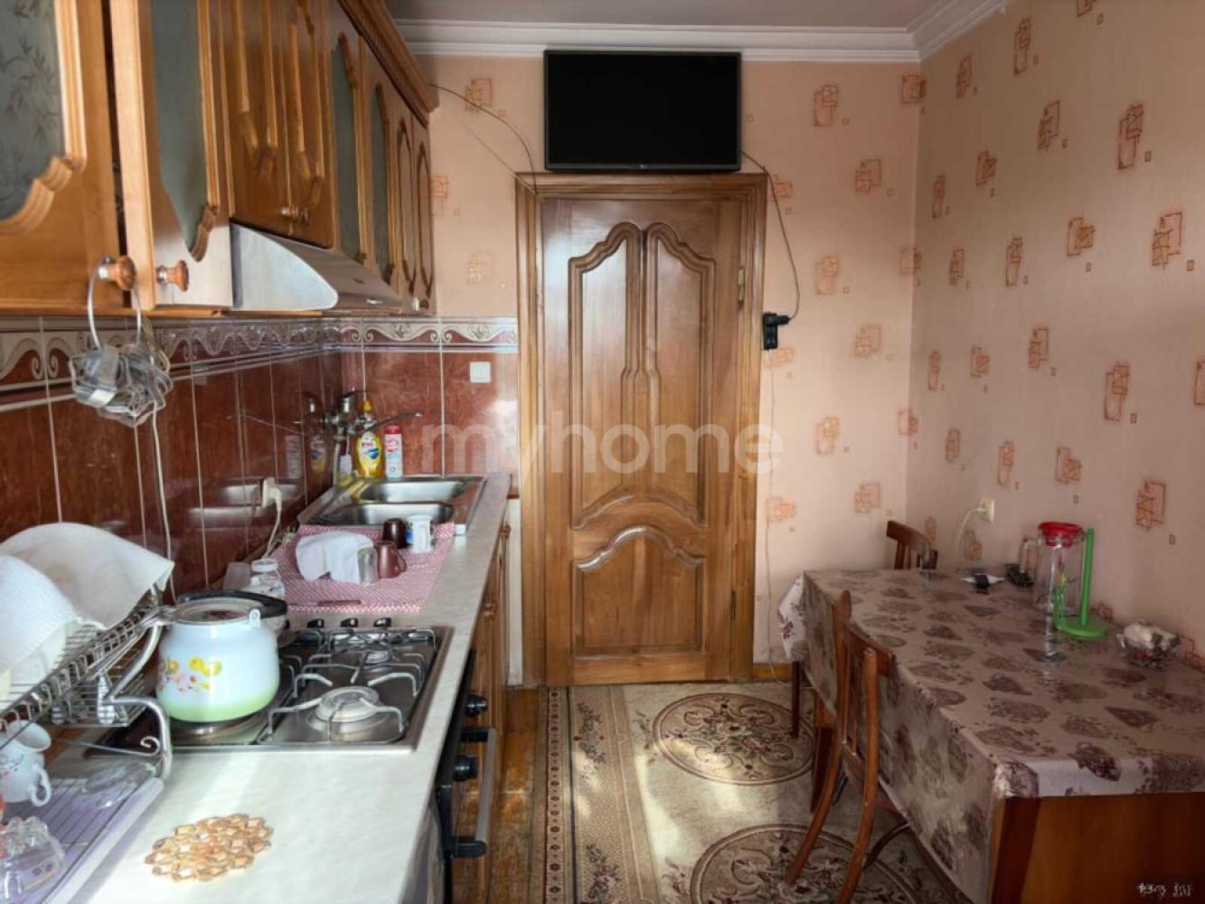 Gəncəli qəsəbəsi 65m² mənzil satılır