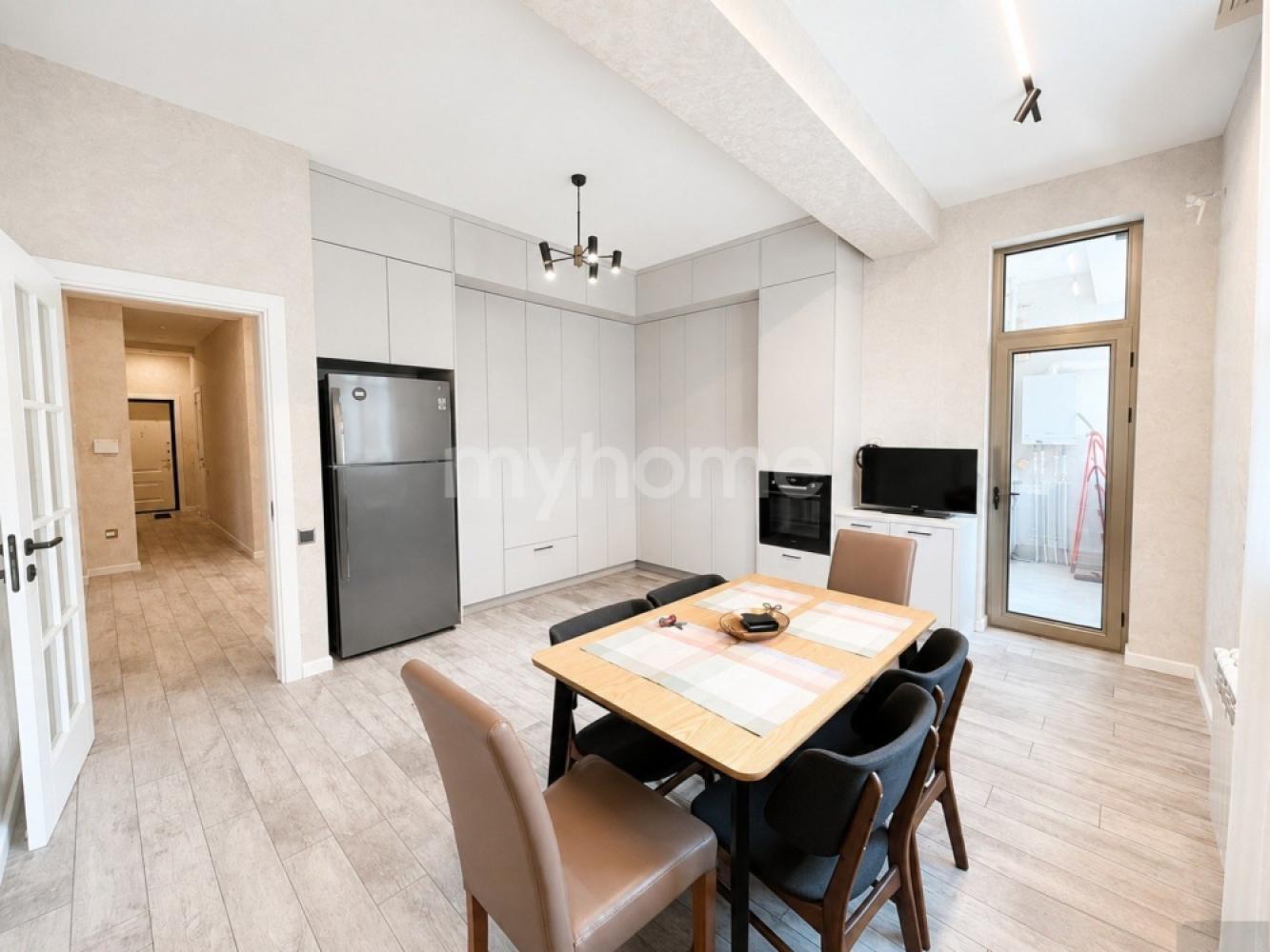 Bakı şəhəri 130m² mənzil satılır