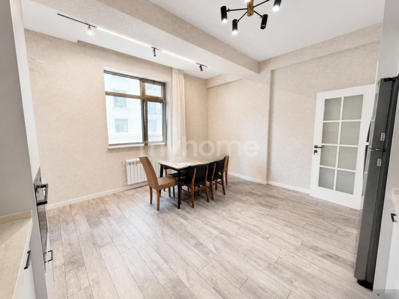 Bakı şəhəri 130m² mənzil satılır