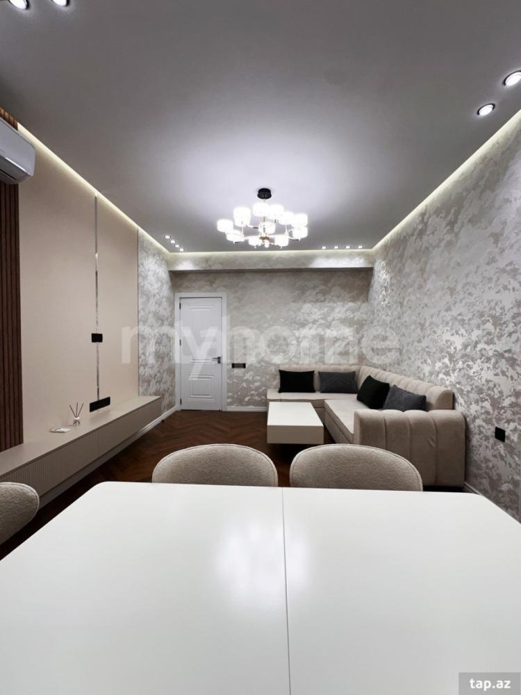 Əhmədli qəsəbəsi 61m² mənzil satılır
