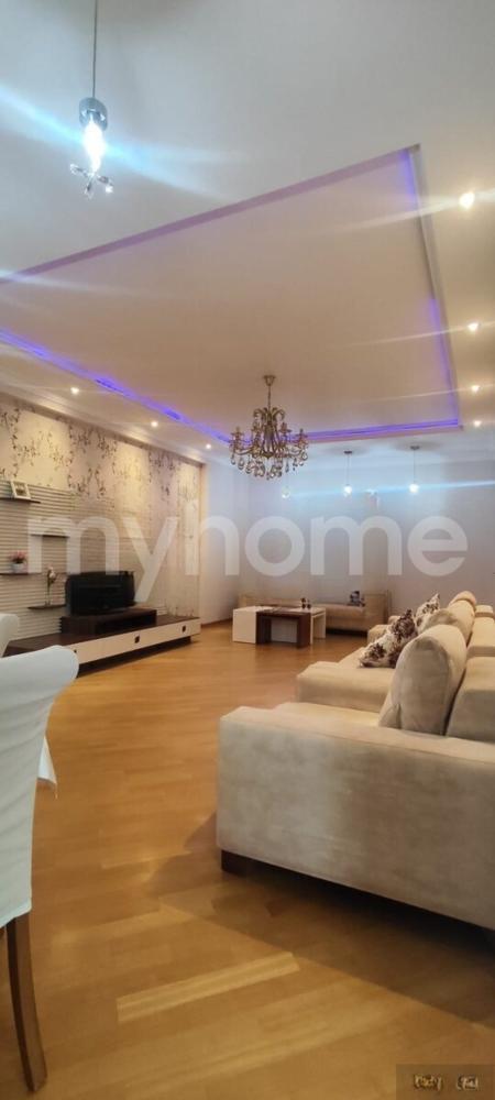 Bakı şəhəri 110m² mənzil kirayə verilir