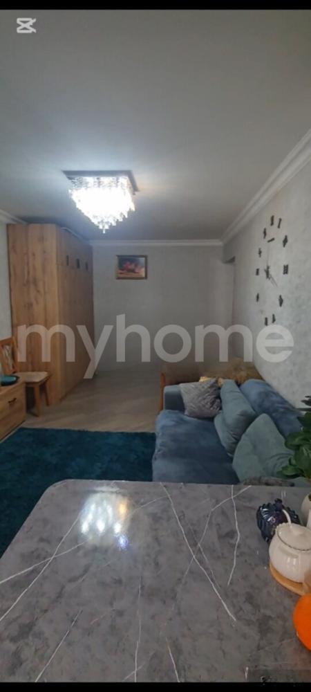 Binə qəsəbəsi 45m² mənzil satılır