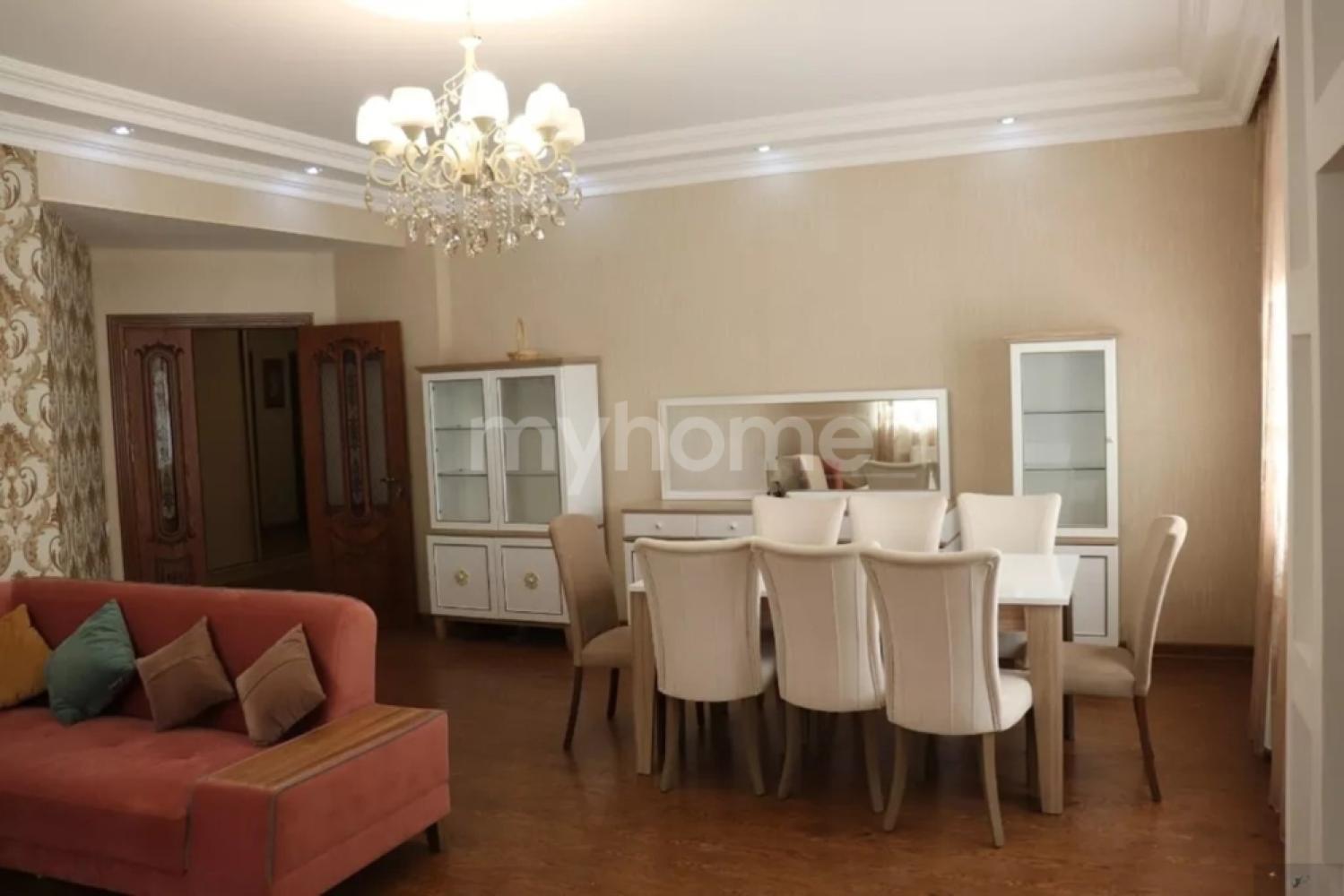 Bakı şəhəri 150m² mənzil kirayə verilir