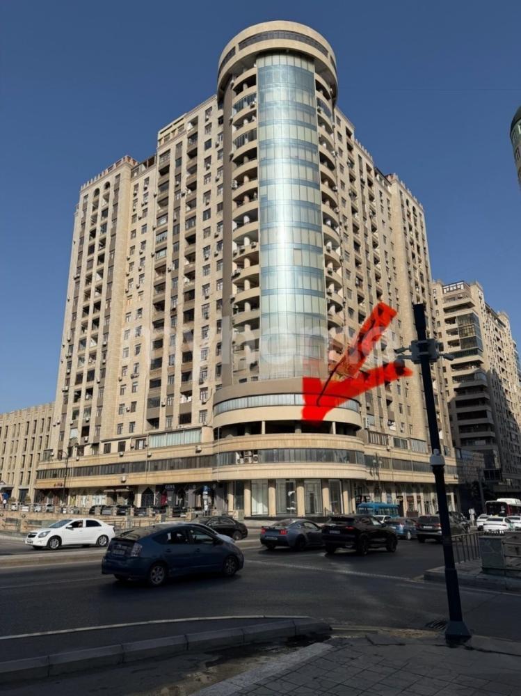Bakı şəhəri ofis satılır