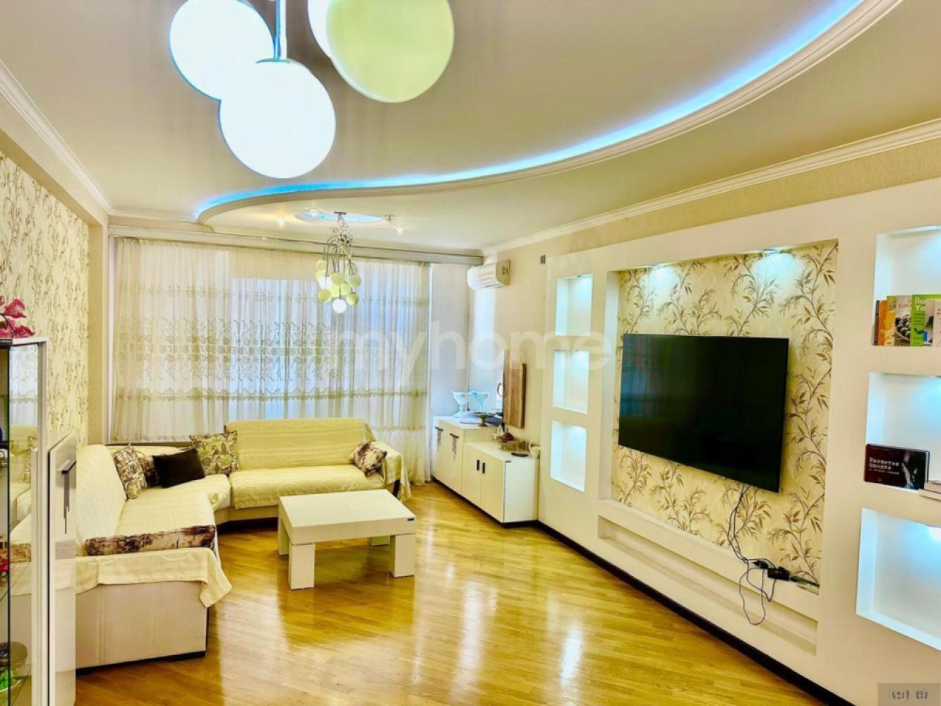Nəsimi qəsəbəsi 137m² mənzil satılır