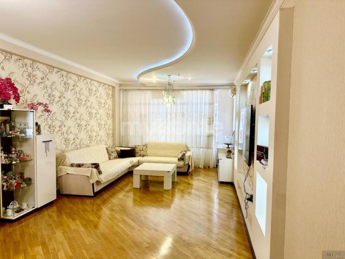 Nəsimi qəsəbəsi 137m² mənzil satılır