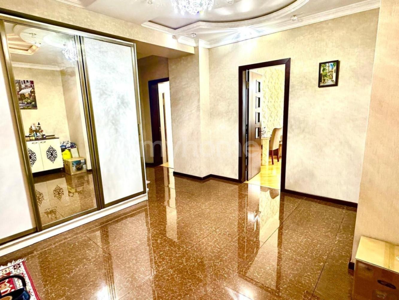 Nəsimi qəsəbəsi 137m² mənzil satılır
