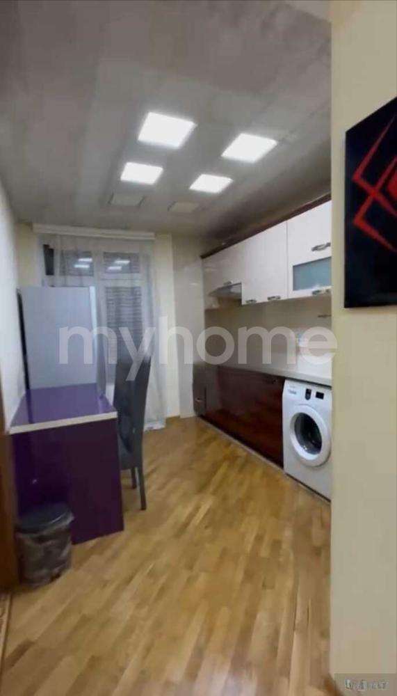Bakı şəhəri 110m² mənzil kirayə verilir