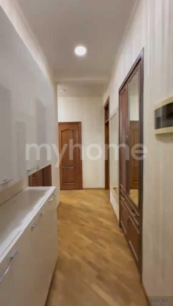Bakı şəhəri 110m² mənzil kirayə verilir