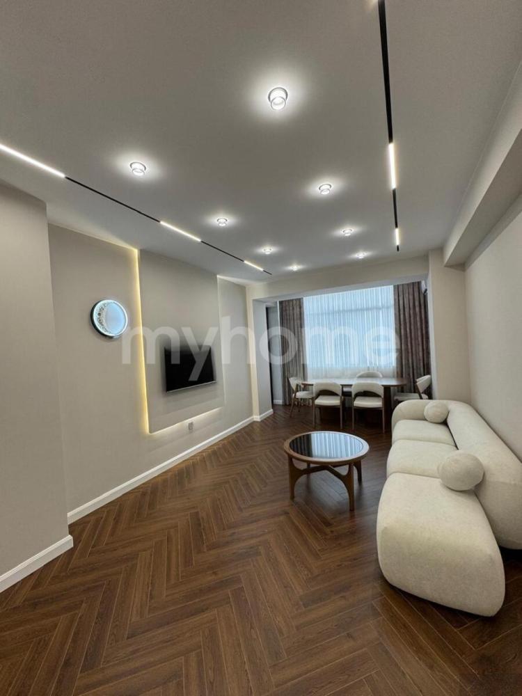 Ağ şəhər qəsəbəsi 115m² mənzil kirayə verilir