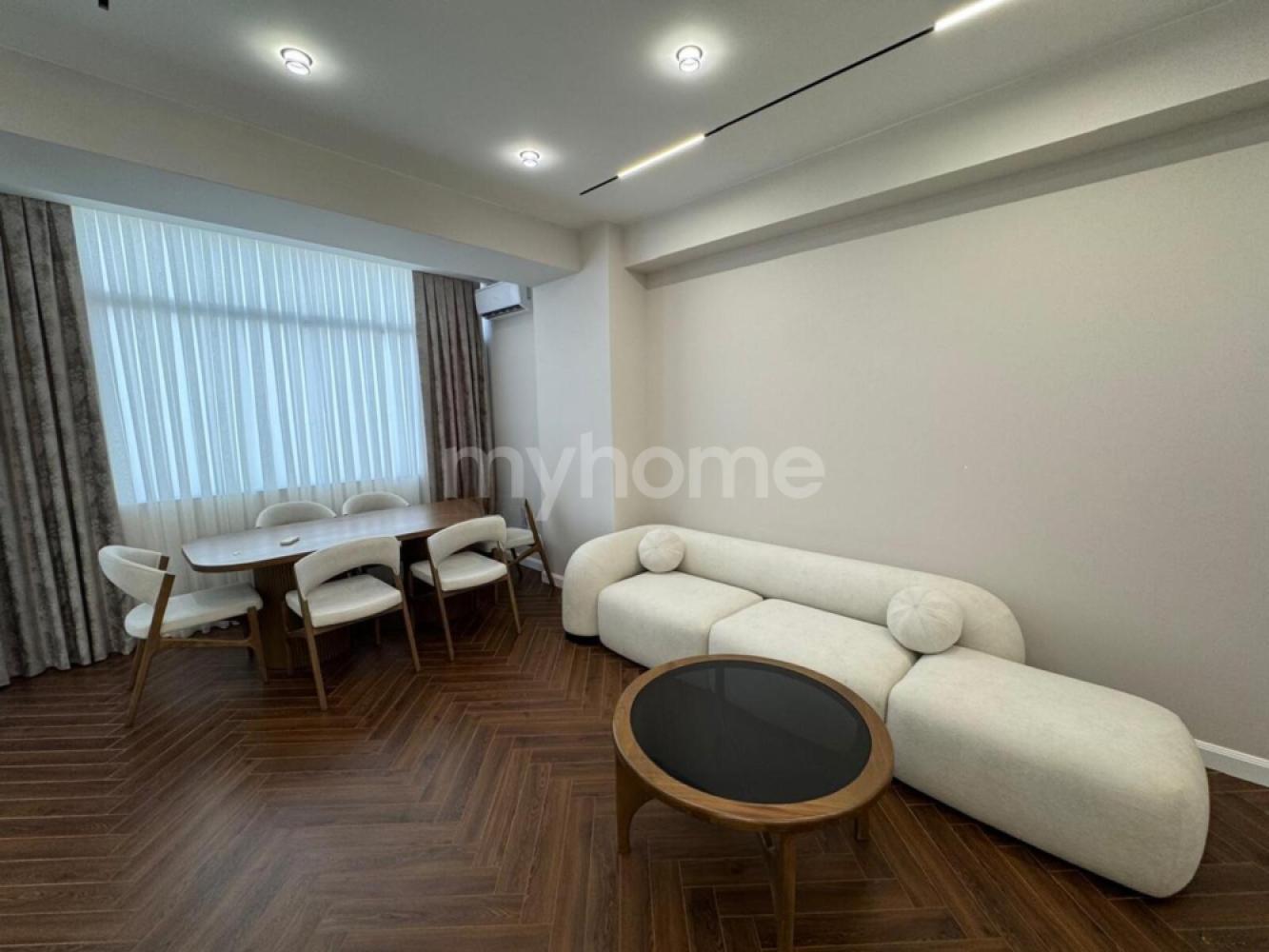 Ağ şəhər qəsəbəsi 115m² mənzil kirayə verilir