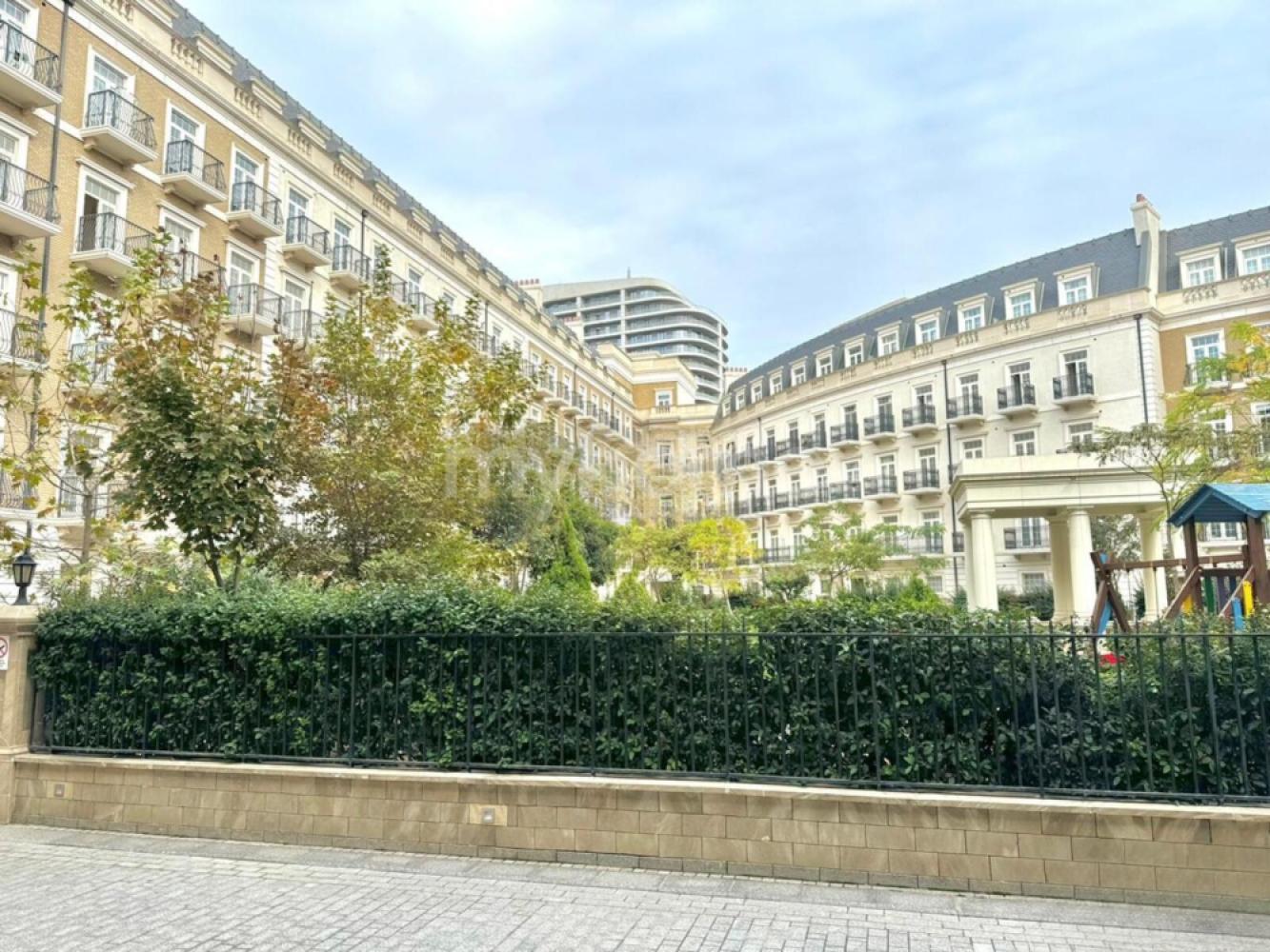 Ağ şəhər qəsəbəsi 104m² mənzil satılır