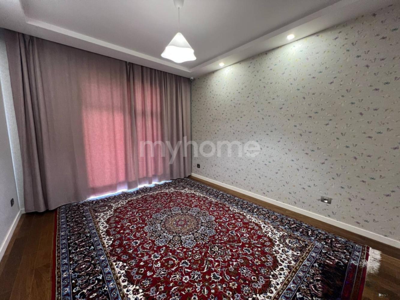 Bakı şəhəri 160m² mənzil kirayə verilir