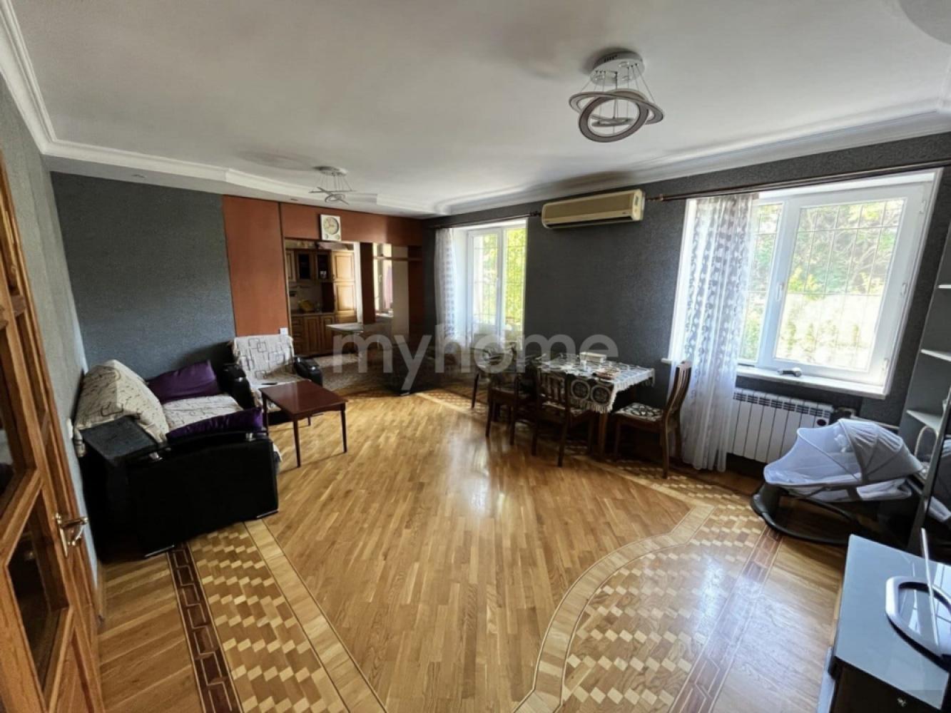 Bakı şəhəri 125m² mənzil satılır