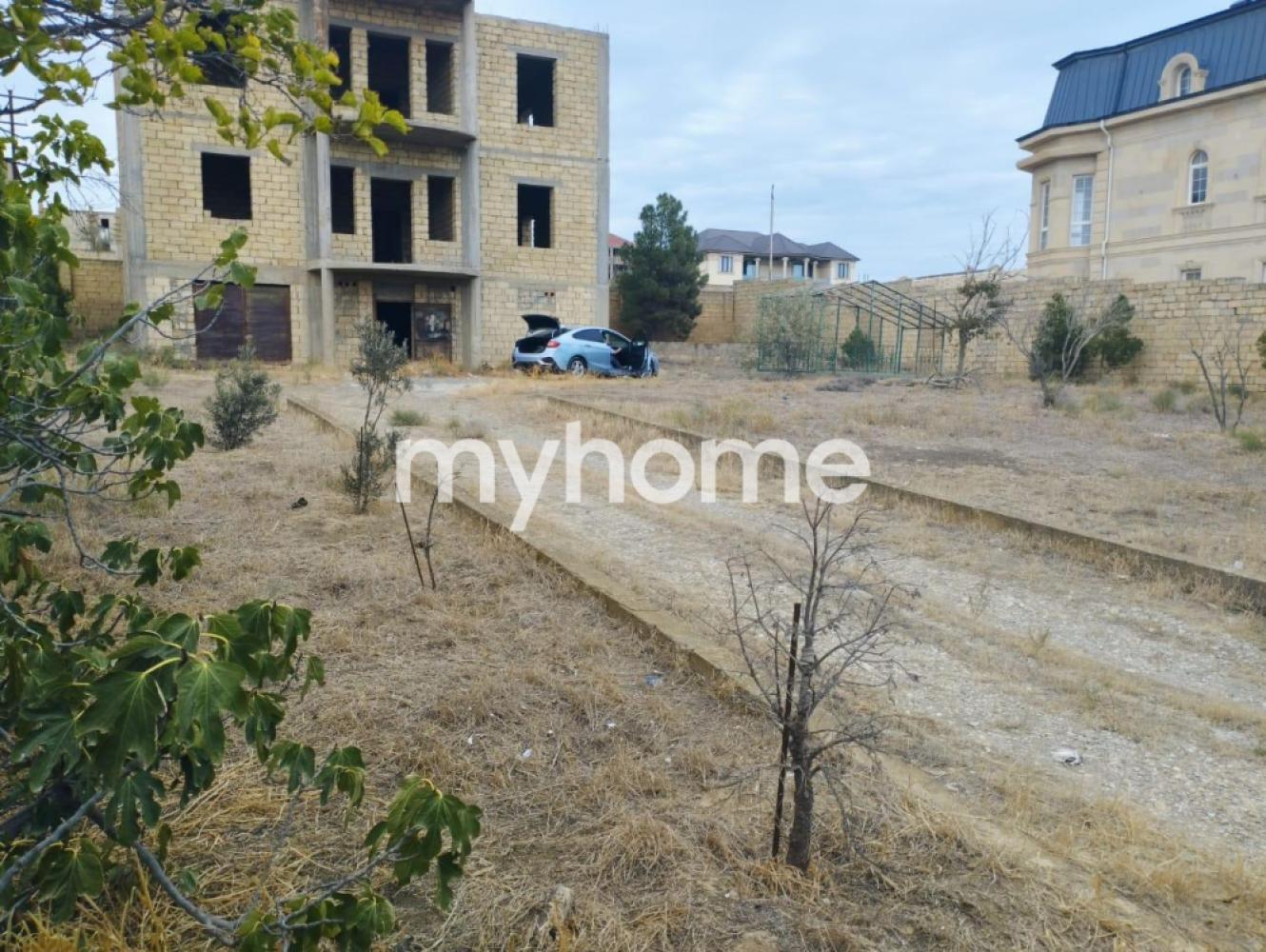 Badamdar qəsəbəsi 300m² həyət evi satılır