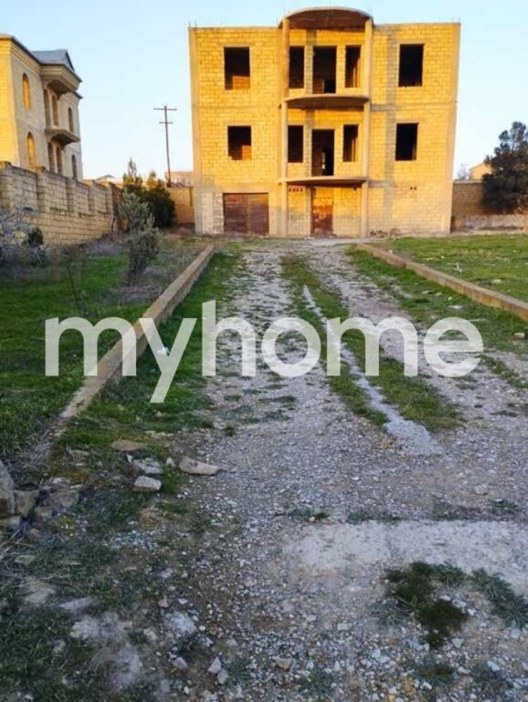 Badamdar qəsəbəsində 300m² həyət evi satılır Badamdar qəsəbəsində 300m² həyət evi satılır