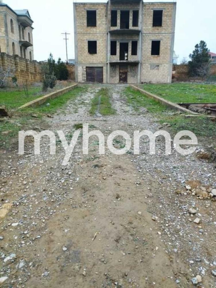 Badamdar qəsəbəsi 300m² həyət evi satılır