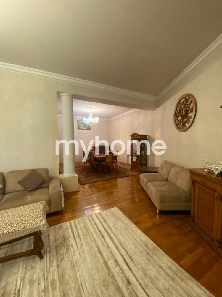 Qaraçuxur qəsəbəsi 400m² həyət evi satılır