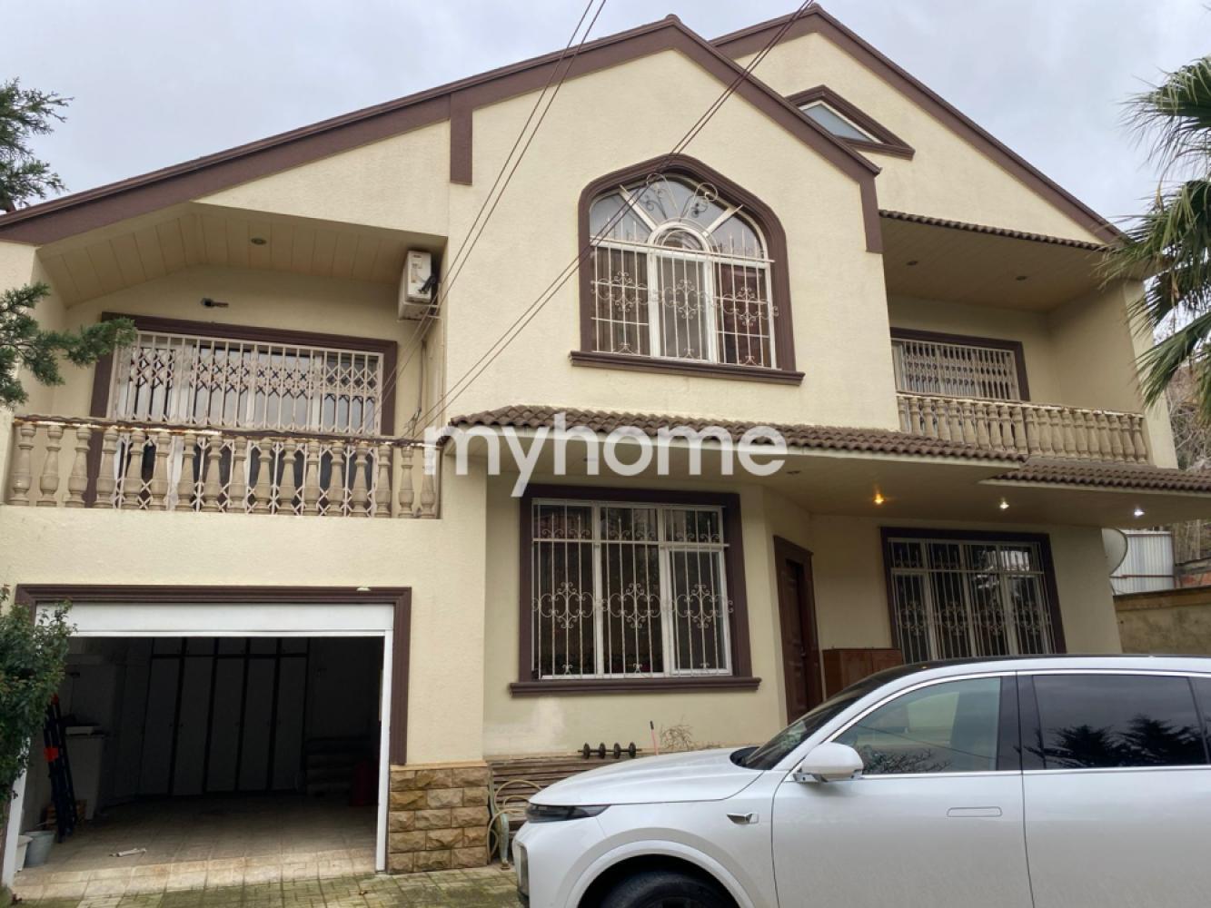 Qaraçuxur qəsəbəsi 400m² həyət evi satılır