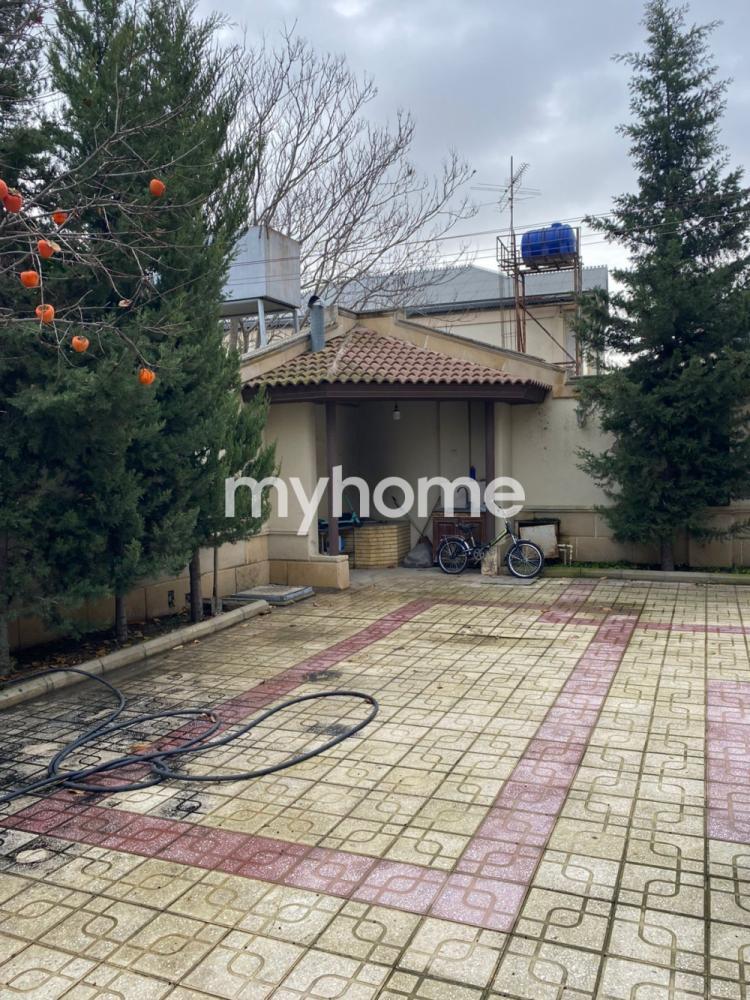 Qaraçuxur qəsəbəsində 400m² həyət evi satılır Qaraçuxur qəsəbəsində 400m² həyət evi satılır