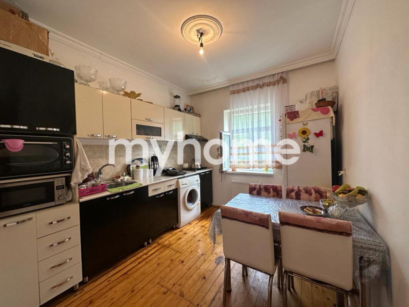 Binəqədi qəsəbəsində 250m² həyət evi satılır Binəqədi qəsəbəsində 250m² həyət evi satılır