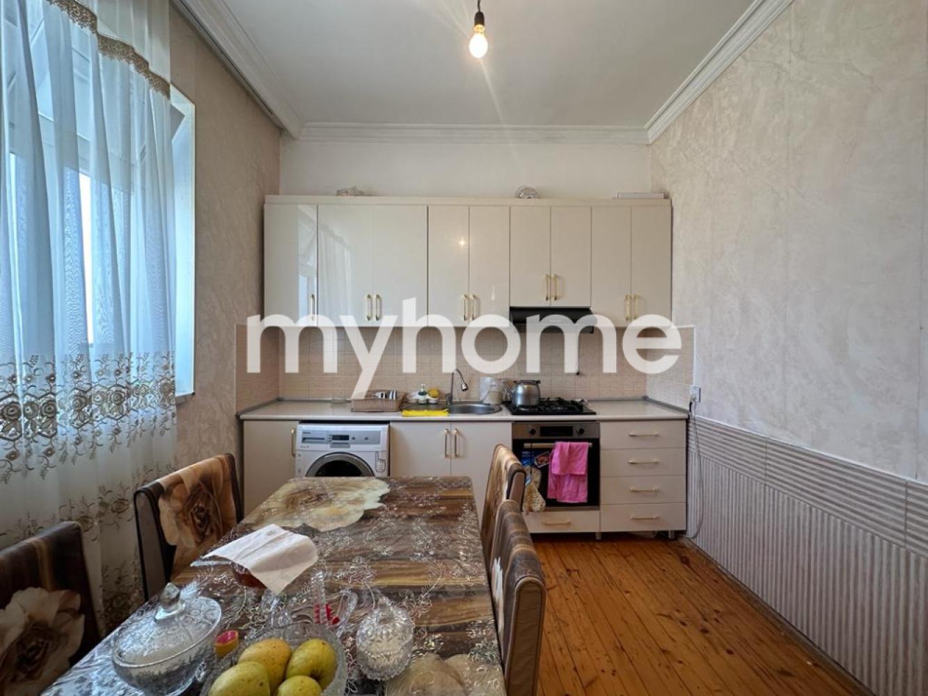 Binəqədi qəsəbəsində 250m² həyət evi satılır Binəqədi qəsəbəsində 250m² həyət evi satılır