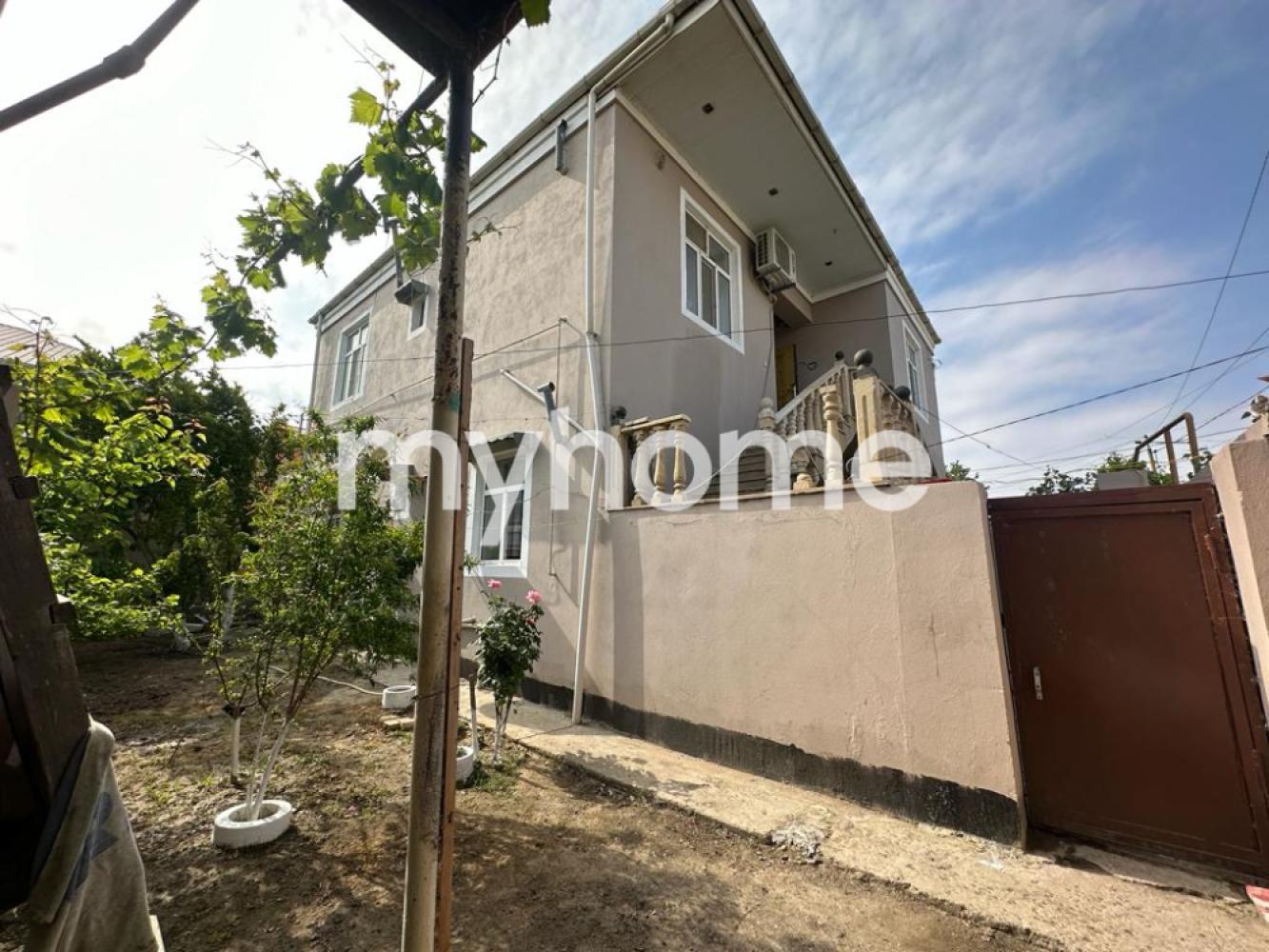 Binəqədi qəsəbəsi 250m² həyət evi satılır