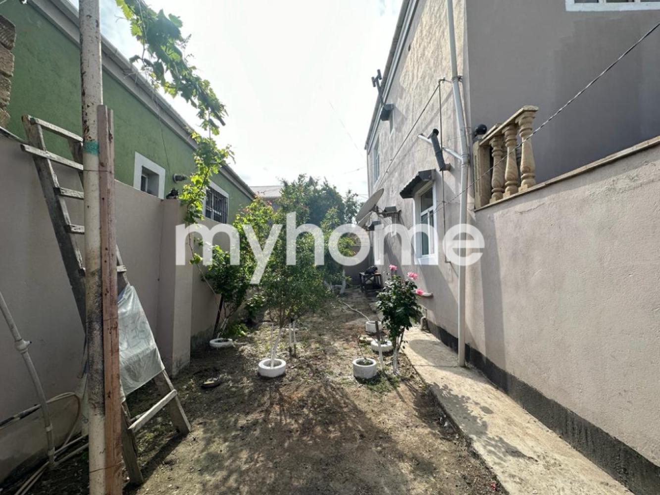 Binəqədi qəsəbəsində 250m² həyət evi satılır Binəqədi qəsəbəsində 250m² həyət evi satılır