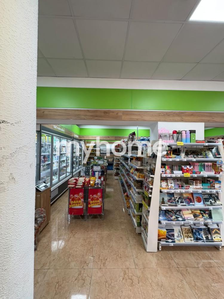 Badamdar qəsəbəsi 180m² obyekt satılır